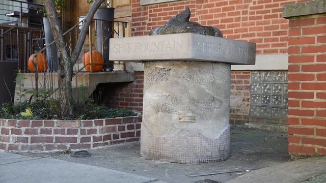 Бронзовая скульптура отходов собаки! Монумент — Shit Fountain. смотреть онлайн