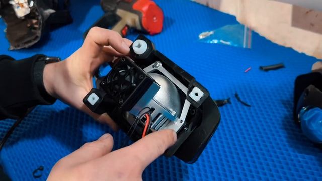 Двухчиповые bi led в Nissan X-trail t32 2015. Отражатель под линзы galogenu.net. Zorkiy f40 bi led смотреть онлайн