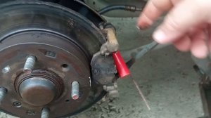 Замена задних тормозных колодок и дисков на Kia Cerato. Правая сторона.  Мой опыт.