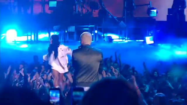 Eminem rihanna love the way you lie lyrics live смотреть онлайн