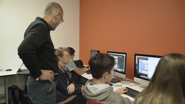 Technology to help students to access learning anywhere, anytime, any place смотреть онлайн