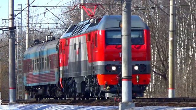 Электровоз ЭП2К-319 с вагоном "Дирекция диагностики и мониторинга инфраструктуры" смотреть онлайн