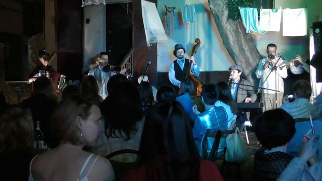 "Марджанджа" - Андрей Чистяков и оркестр Klezmasters в клубе "Шагал" смотреть онлайн