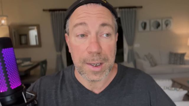 Confirmed Aliens Spotted In Miami Mall (Bayside Marketplace)