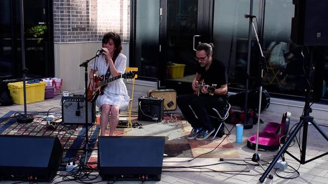 Annie Enneking & John Riedlinger / Radio Baby смотреть онлайн