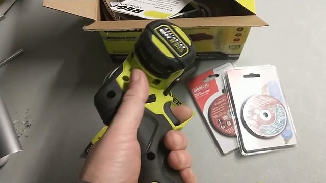 Обзор отрезной машинки RYOBI 18V.  Карманная 