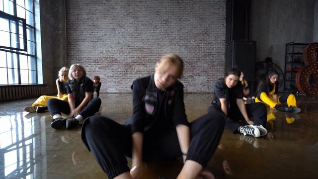 STRAY KIDS – GOD'S MENU cover dance by HEADWAY смотреть онлайн