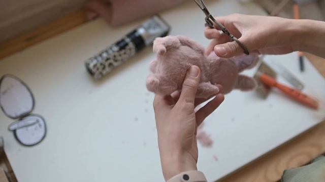 DIY teddy rabbit . Шьем игрушку-зайку за 2 часа своими руками. смотреть онлайн