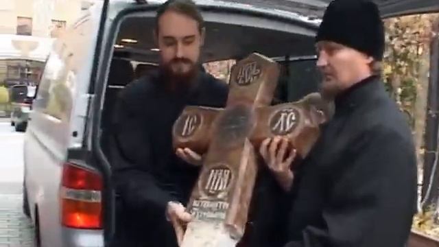 В Москву привезена древняя соловецкая святыня смотреть онлайн