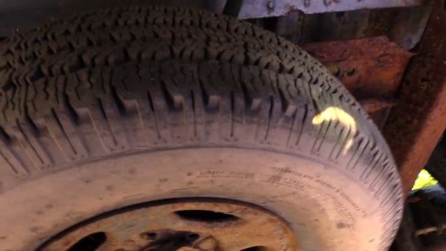 How to Remove Spare Tire from Underneath Trucks, Vans and Pickups! смотреть онлайн
