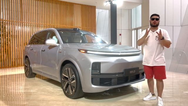 Best Premium Family Car on the Market? - Li Auto L9 (First Look) смотреть онлайн