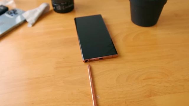Galaxy S22 Ultra vs Galaxy Note 20 Ultra ! ( Should you Upgrade ) смотреть онлайн