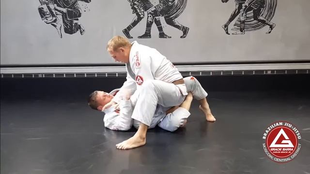 Выход за спину из пзиции халвгард + армбар Команда Gracie Barra Moscow смотреть онлайн