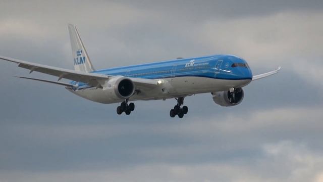 (4K) WONDERFUL Heavy Plane Spotting | O'Hare International Airport (ORD) смотреть онлайн