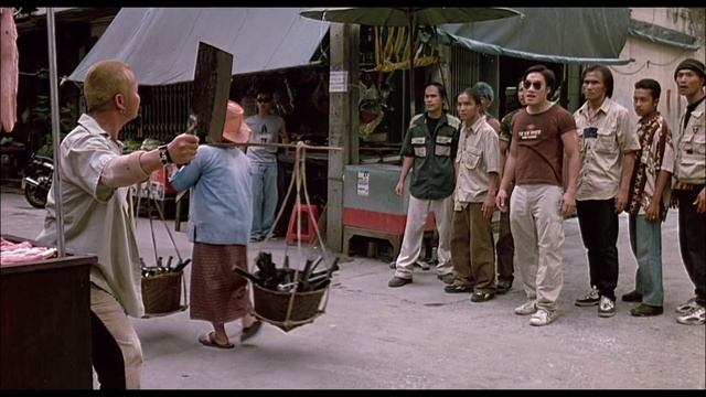 Онг Бак (2003) - Пешая погоня смотреть онлайн