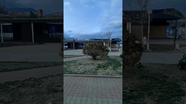 Архипо-Осиповка 4 марта 2024 года 🌿 Весенняя набережная 🌥️ Благодарим за видеоролик: @777_lena_ смотреть онлайн