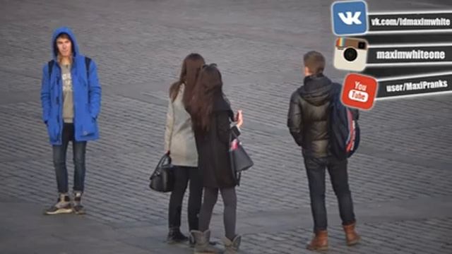 Пранк / Неадекватный парень на Красной Площади(Как побрить лобок) |СТРАННЫЕ ВОПРОСЫ| смотреть онлайн