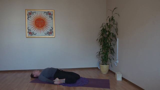 Хатха-йога. Подойдет начинающим. смотреть онлайн