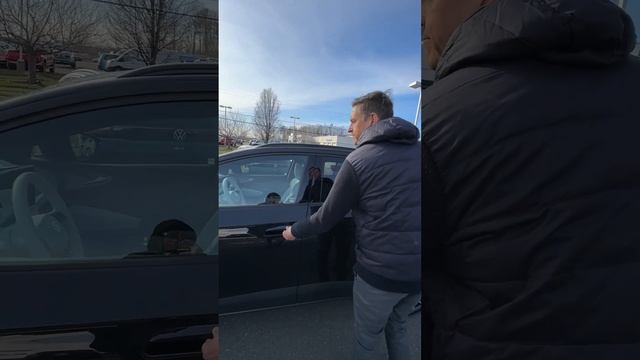 Keyless Entry on the new Volkswagen ID.4! смотреть онлайн