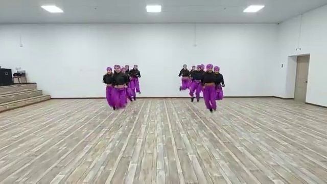 Танец "ЭНЕРДЖИ". Г. Темиртау, школа "Жубанова", ансамбль "Акварель" смотреть онлайн