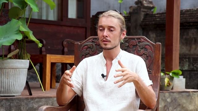 КАК НАЧАТЬ МЕДИТИРОВАТЬ И ПОГРУЗИТЬСЯ В МОМЕНТ “ЗДЕСЬ И СЕЙЧАС” – Григорий Киреев смотреть онлайн