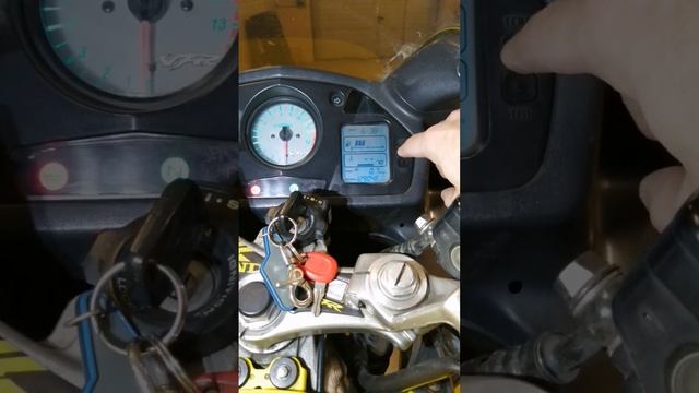 Как настроить часы на Honda vfr800 пятого поколения смотреть онлайн