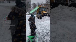 Синий трактор