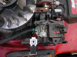 Ремонт карбюратора газонокосилки.