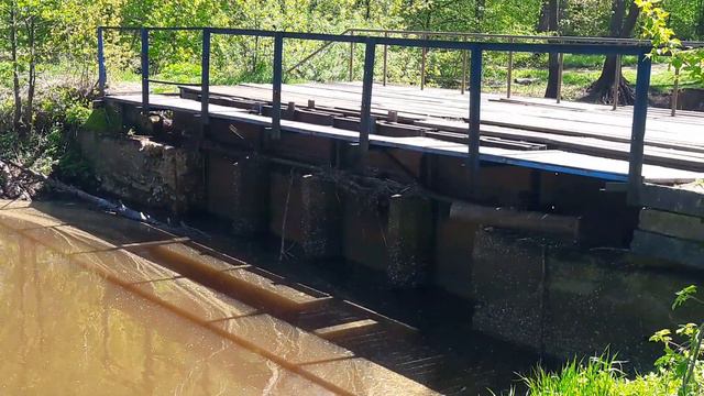 БЕЗХОЗНОЕ И НЕИСПРАВНОЕ ГИДРОТЕХНИЧЕСКОЕ СООРУЖЕНИЕ (ПЛОТИНА) НА РЕКЕ ДУБЁНКЕ В ОРЕХОВО-ЗУЕВО смотреть онлайн