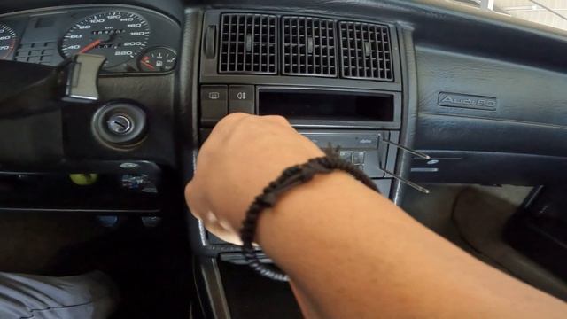 How To Remove Audi Alpha Radio смотреть онлайн