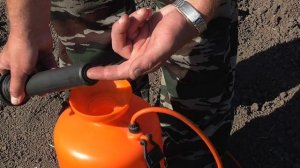 Опрыскиватель ЖУК 5/12. Насос не качает или из него летят капли воды и смазки