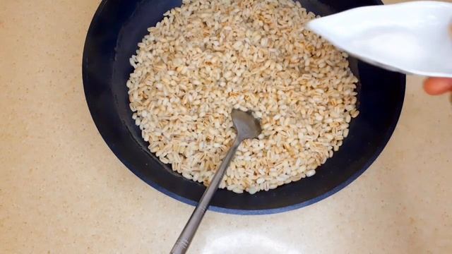ПЕРЛОВАЯ КАША ЗА 25 МИНУТ В СКОВОРОДКЕ смотреть онлайн