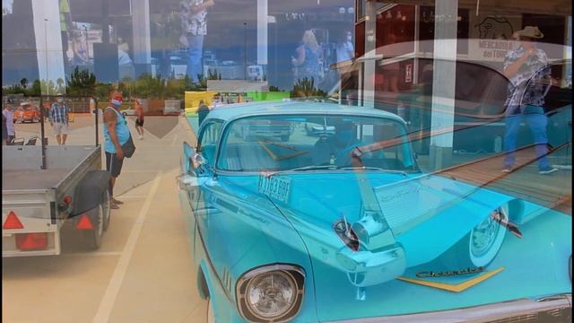 Austin Healey and Chevrolet Bel Air Win Best Cars At Mercadillo del Toro (August 2020) смотреть онлайн