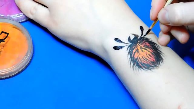 Как нарисовать паука на руке аквагримом / How to draw a spider face painting on hand смотреть онлайн