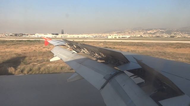 Landing at Beirut airport with a Turkish Airlines A320 смотреть онлайн