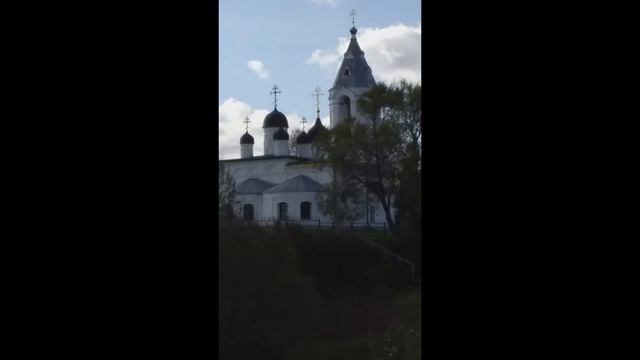 Храм Воскресение Словущего и Святой Источник на берегу реки Рожайка дер. Битюгово