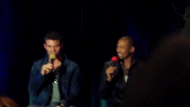 Daniel Gillies & Charles M Davis 8: Name suggestions for Klaus/Haley's baby. смотреть онлайн