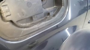 Как снять лючок бензобака Рено Меган 2