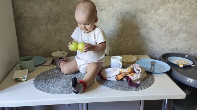 К нам залезли в окно с 5-го этажа на 3-ий? смотреть онлайн