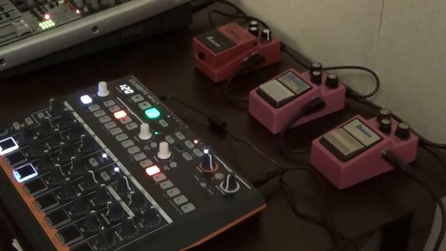 Arturia DrumBrute Impact - Ibanez AD9 Delay - Maxon AD9 Delay - Boss DM-2W Waza Craft Delay смотреть онлайн