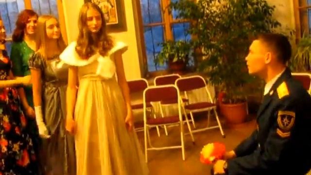 ПУСТЬ ЗАПОМНИТСЯ ИМ ЭТОТ ПЕРВЫЙ ВАЛЬС...С ЦВЕТКОМ! смотреть онлайн