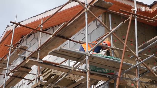 VL.ru - Строительные работы в школе посёлка Волчанец смотреть онлайн