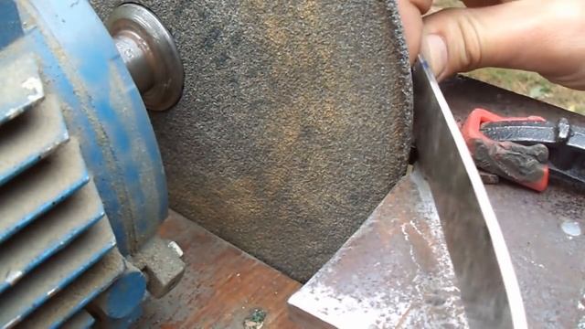 Простая приспособа для формирования спусков наждаком смотреть онлайн