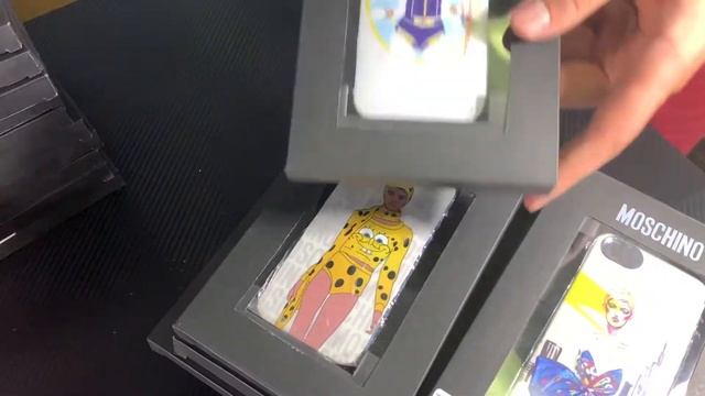 Чехлы Moschino для iPhone 5 / 5s / 5se смотреть онлайн