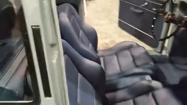 Metalworks SEMA 2017: Split window ragtop VW beetle in KICKER booth. смотреть онлайн