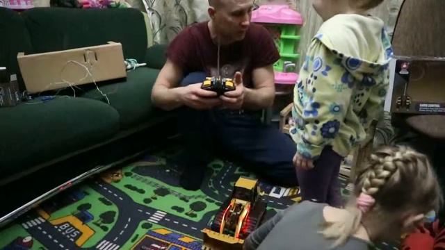 игрушки бульдозер на радио управление смотреть онлайн