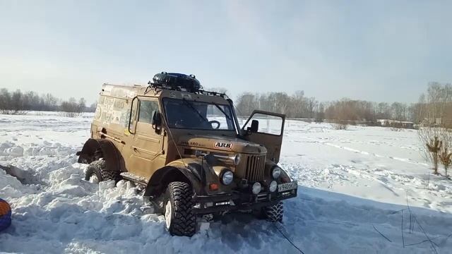 Тест лебедки. ARO спасает себя сам:) смотреть онлайн