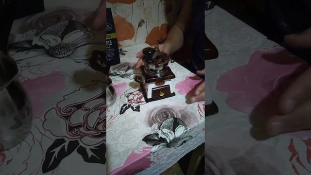 ручная кофемолка смотреть онлайн