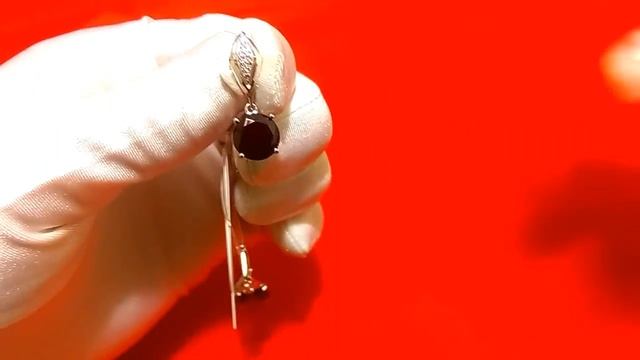 Серебряные серьги с натуральным гранатом и фианитами Sokolov 92021528 смотреть онлайн