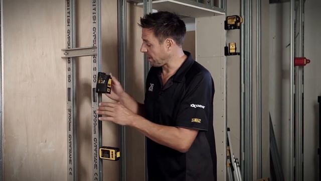 DW088 Cross Line Laser From DEWALT смотреть онлайн